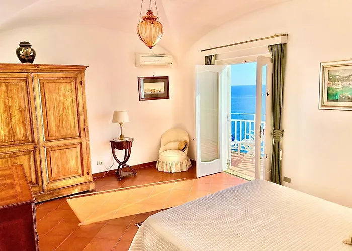 Aimee Позітано