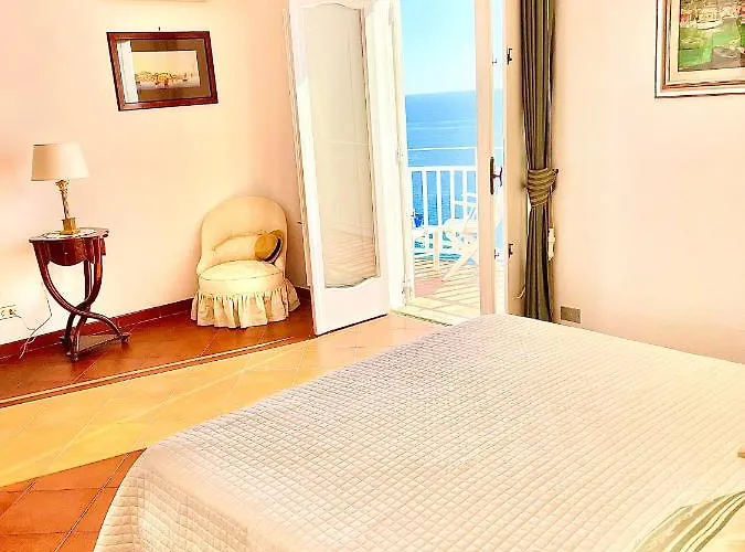 Aimee Позітано